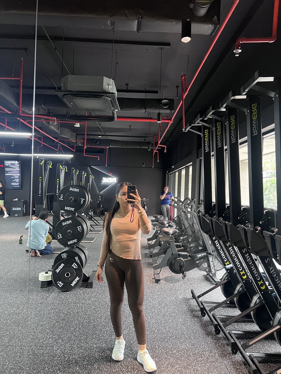 farahfox92's tweet photo. https://t.co/H90B7yGENq
Today, I help women in KL who feel just like that —Busy. Penat. But still got that little fire inside 🔥 I do house calls twice a week. My 3-month program helps you build habits, strength &amp; confidence, step by step, real talk, no pressure https://t.co/v80y46FVNU