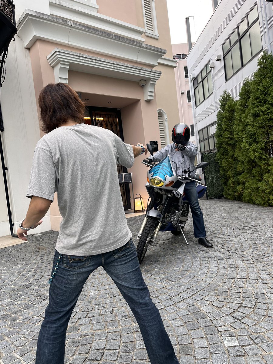 KweBt7vbmUQWpdL's tweet image. 剣崎一真と南光太郎の夢の共演