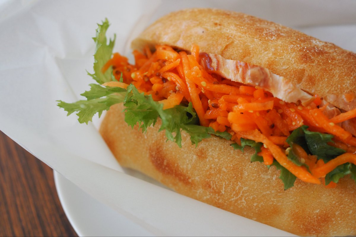 ひつじ珈琲 ハーモニーホール店🐏◎
akiho写真集を発売するのかな…というレベルの
カメラロール😂😂😂いつもショート動画見て
くださっている皆様、ありがとうございます🙇‍♂️
⁡
大人気スモークチキンとラペ復活してます🥕◎
久しぶりに食べたら、安定の美味しさでした🤤