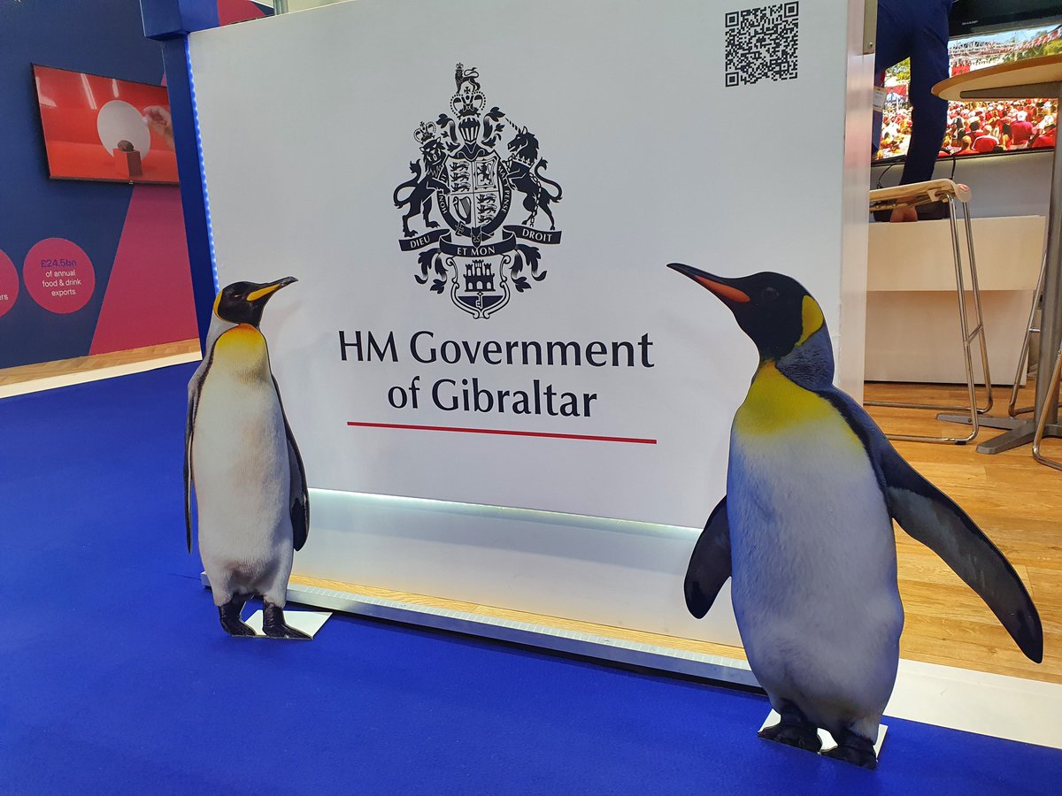 Our penguins paid a visit to our friends from #Gibraltar.  They wanted to show their support for Gibraltar's right to self-determination. #CPC25 🇫🇰🤝🏻🇬🇮