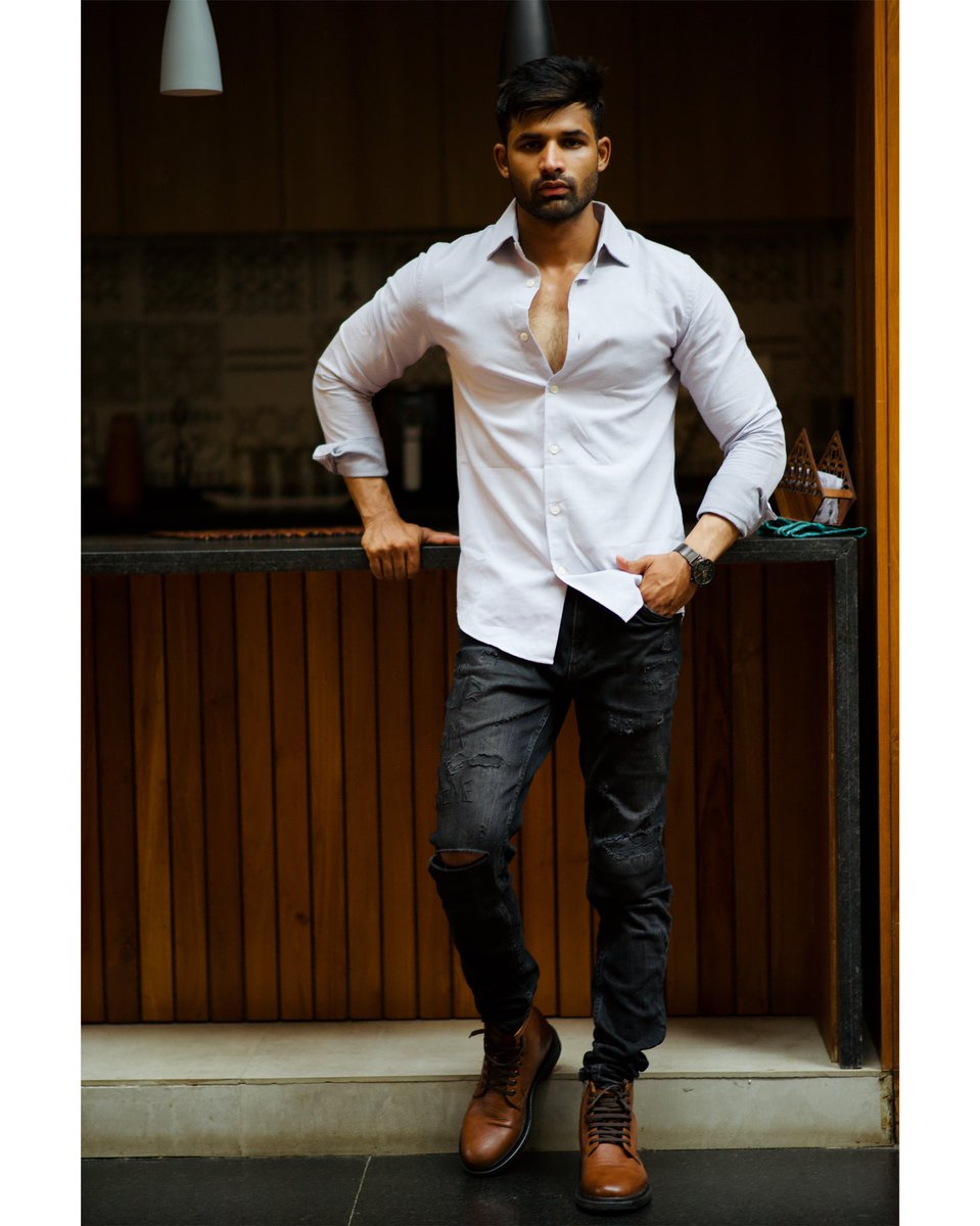 SDM_official1's tweet image. Most Famous Celebrities in Twitter

@vishwatarak17 🔄     #RamCharan ❤️