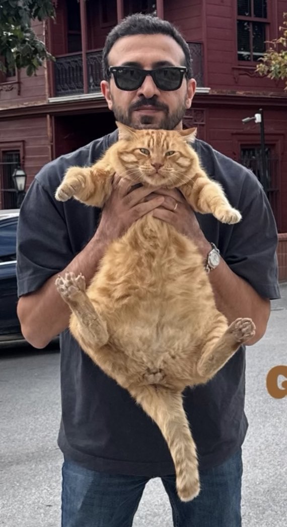 Eymir karakteri için yapılan değişiklikler 🙂‍↔️✨

dövme, yara izleri, saç stili tabii jöle olmazsa olmazımızz

ersin ile eymir arasındaki farkı görebiliyoruz aktör diye buna derim 🤟🏻

#ErsinArıcı #Sahtekarlar