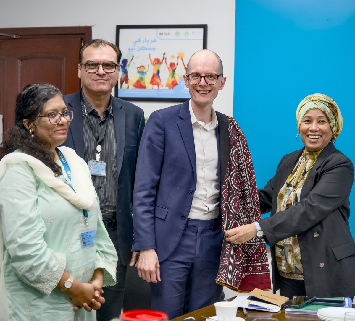 With support from <a href="/ukinpakistan/">UK in Pakistan 🇬🇧🇵🇰</a> through the #AAWAZII Prog, systems that protect children across🇵🇰 are growing stronger. 
In Sindh, FCDO Dev Director Sam Waldock met with <a href="/UNICEF/">UNICEF</a>, <a href="/UNFPA/">UNFPA</a>, <a href="/UNDP_Pakistan/">UNDP Pakistan</a> &amp; <a href="/CAREorg/">Cheryl Wood</a> to review progress on child protection, GBV &amp; safer digital spaces
