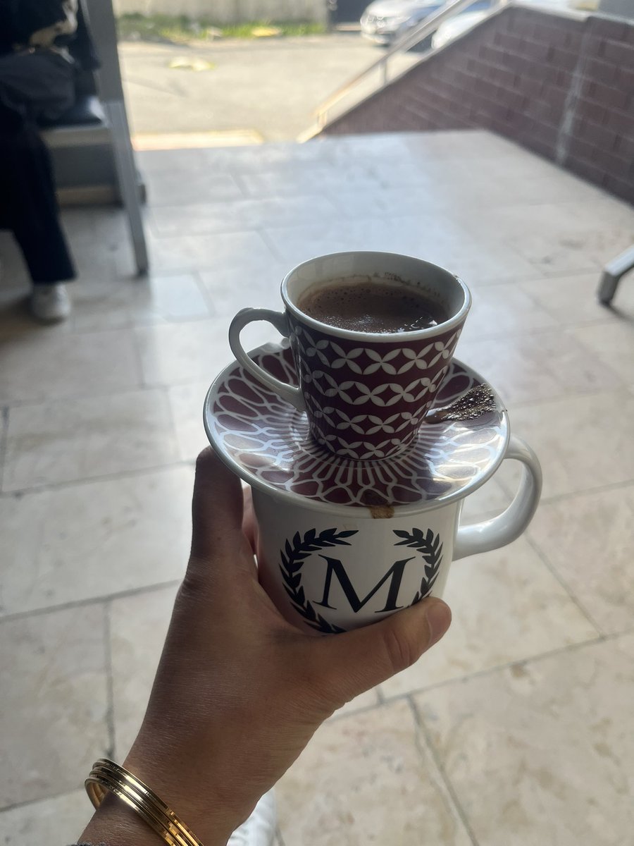 Bir acı kuru kahve bi de demli çay …