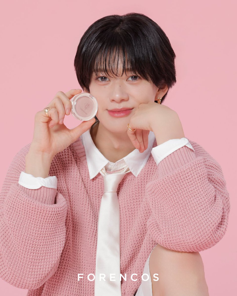 forencos_japan's tweet image. ＼ #FUMINORI のFORENCOSメイク💞／

バディのみなさん、
かわいすぎる最年長・FUMINORIの
“ここが好き！”をコメントで教えてください💬

FORENCOS「PURE BLUSHER」販売中🛍️
じゅわっと発色、まるで素肌の血色感🌸

#ほっぺに咲いた君のBUDDiiS
#FORENCOS #フォレンコス #BUDDiiS #FUMINORI