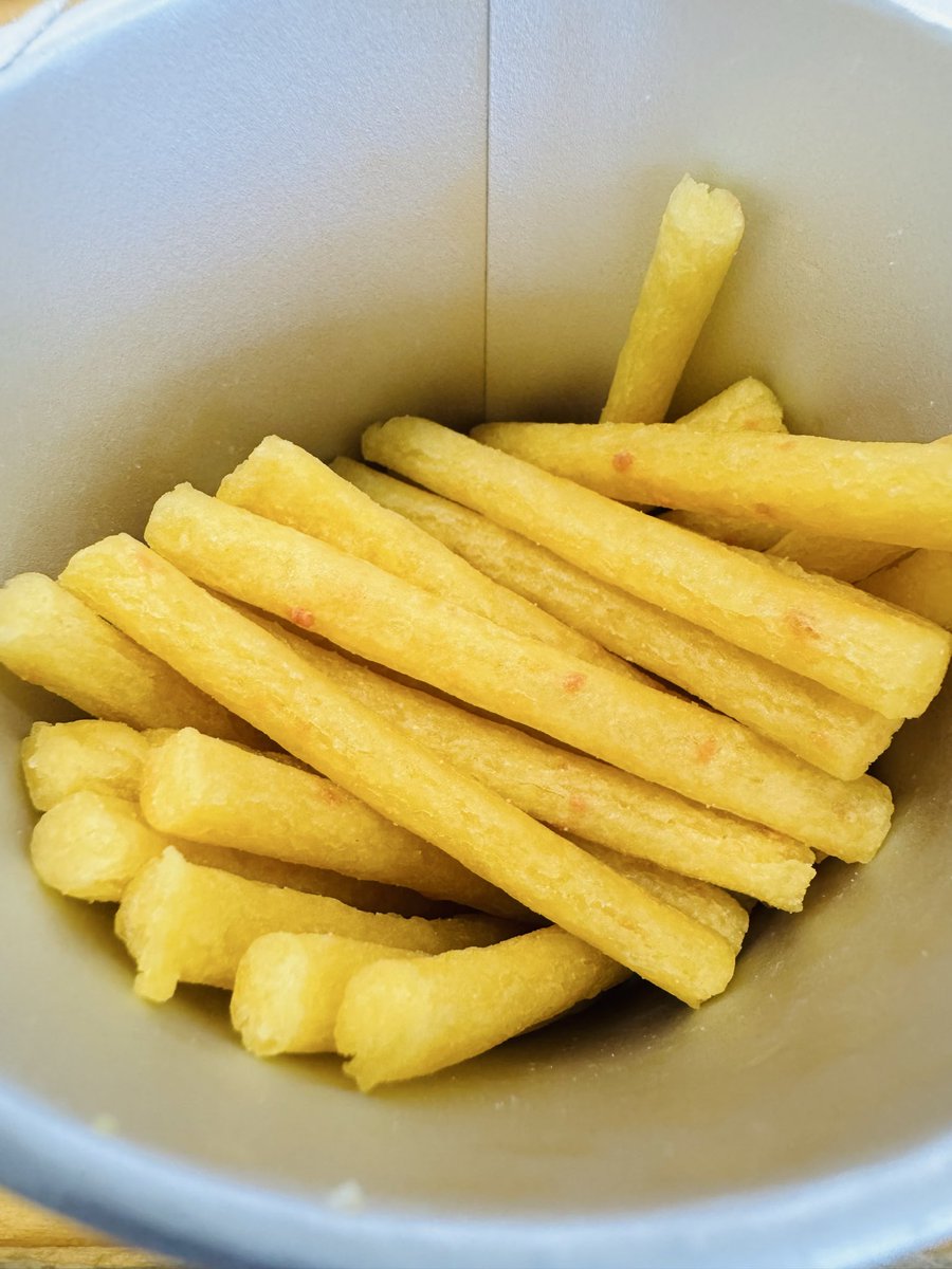 masanoriosikatu's tweet image. 休憩( ^-^)_旦”
カルビー
じゃがりこ
ベーコンバター醤油味
新商品みたいですね
うんまい😊

 #カルビー
 #じゃがりこ
 #ベーコンバター醤油味
 #新商品