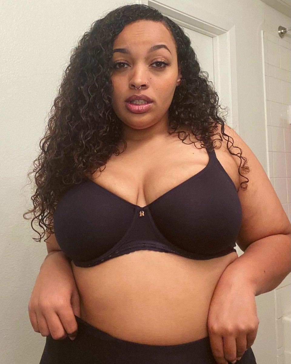 Intimate_UG's tweet image. Made from Soft Cotton Jersey &amp;amp; has a gorgeous comfortable fit supported by unlined cups &amp;amp; underwire. 
Jersey Unlined Bra at 120,000ugx

Call/whatsApp 0783 646 239 for deliveries

#intimateug #bra #bralette #cotton #women #plussize