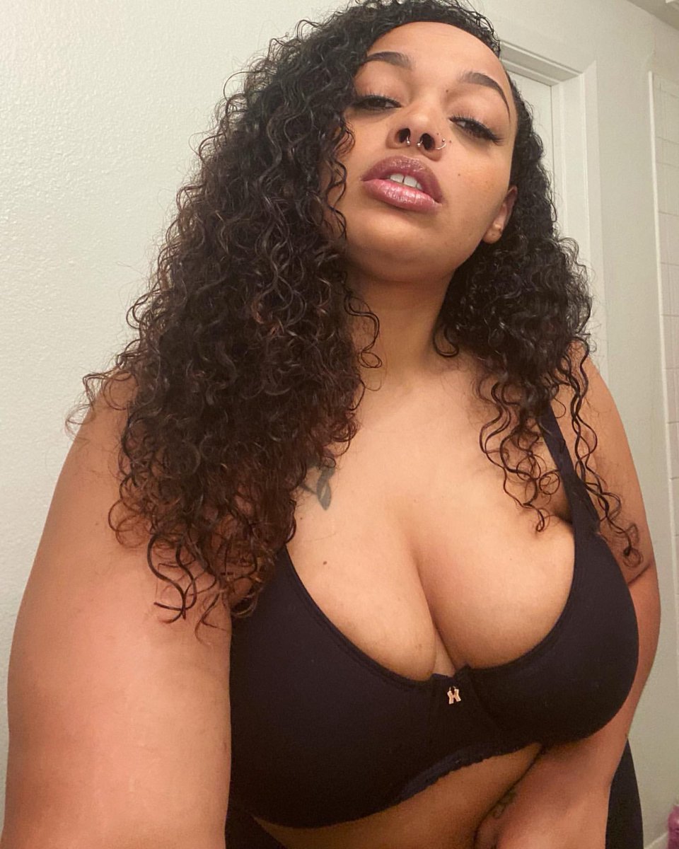 Intimate_UG's tweet image. Made from Soft Cotton Jersey &amp;amp; has a gorgeous comfortable fit supported by unlined cups &amp;amp; underwire. 
Jersey Unlined Bra at 120,000ugx

Call/whatsApp 0783 646 239 for deliveries

#intimateug #bra #bralette #cotton #women #plussize
