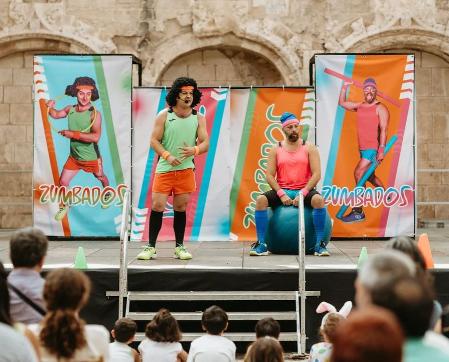 #Biblioescena mañana 🧐
La Cía. Atópico Teatro presentará ‘Zumbados’. Biblioteca Pública de Segovia (12h)
La Cía. Azar Teatro presentará ‘A paso de rueda’. Biblioteca de Segovia (19h)
La Cía. AnimARTS presentará 'El principito Freak Show'. Biblioteca Pública de Palencia  (18.30h)