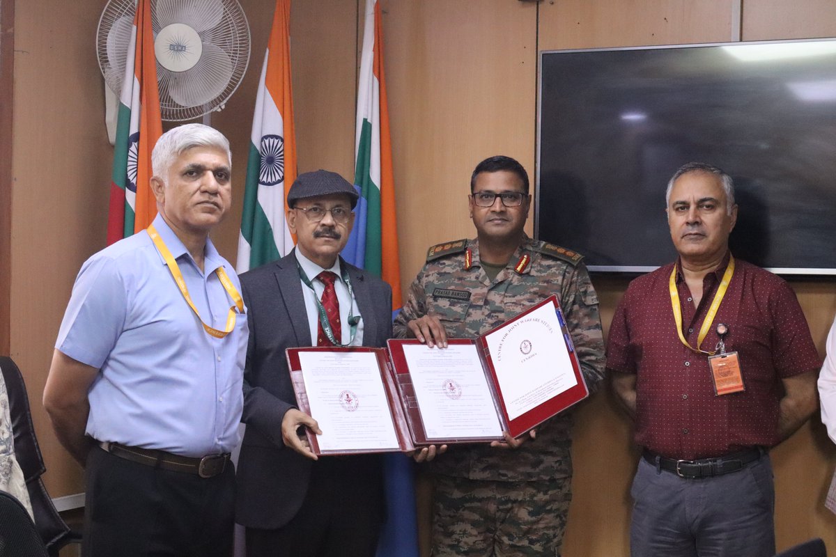 CENJOWS's tweet image. #CENJOWSMoU

CENJOWS signed an MoU with Col Prasad A Bansod, formalising his appointment as ‘Chair of Excellence for Small Arms Weapon System’ at CENJOWS.

#MoUSigning #ChairOfExcellence #CENJOWS #StrategicPartnership #SmallArms #MultiDomainOps #JointWarfighting