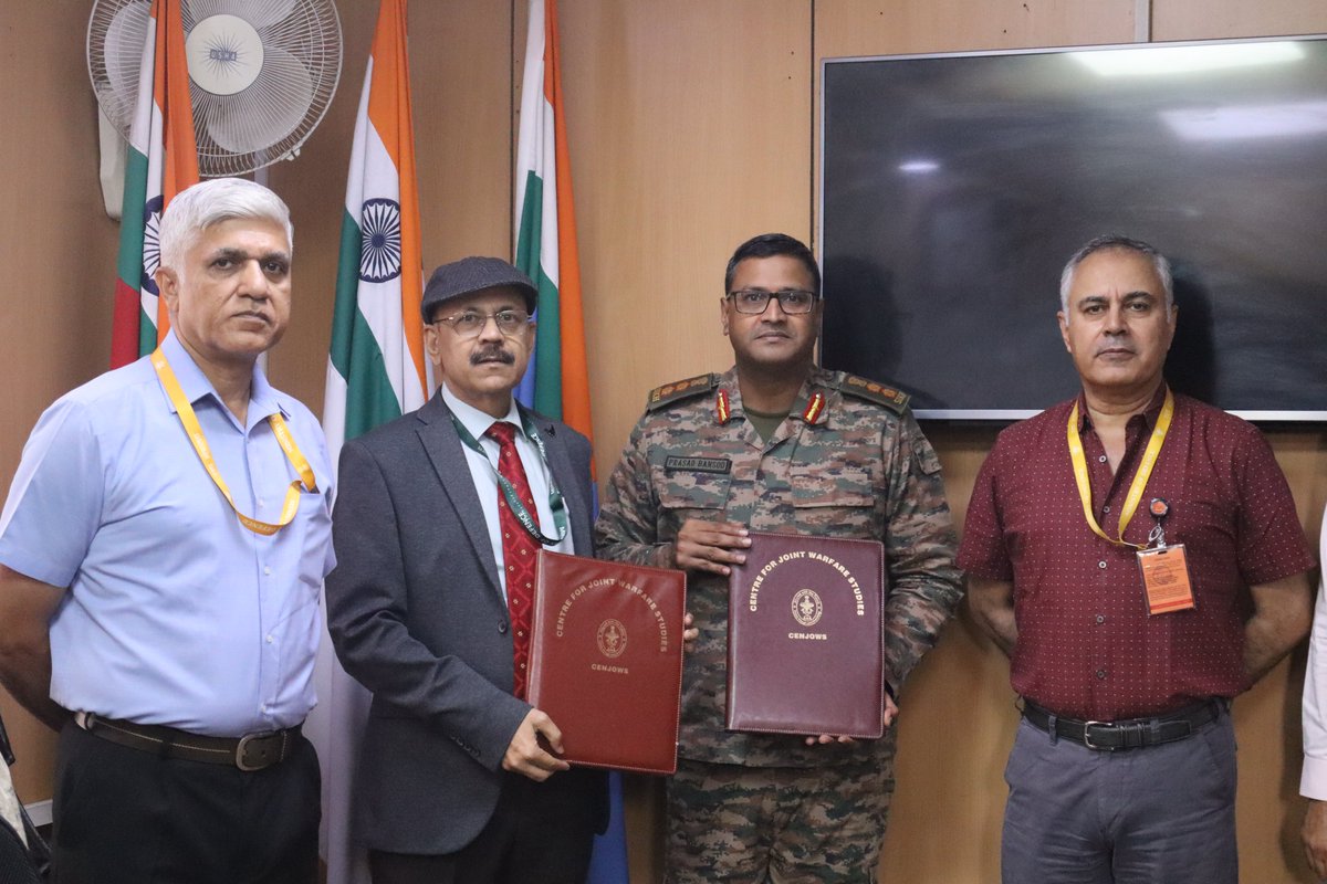 CENJOWS's tweet image. #CENJOWSMoU

CENJOWS signed an MoU with Col Prasad A Bansod, formalising his appointment as ‘Chair of Excellence for Small Arms Weapon System’ at CENJOWS.

#MoUSigning #ChairOfExcellence #CENJOWS #StrategicPartnership #SmallArms #MultiDomainOps #JointWarfighting