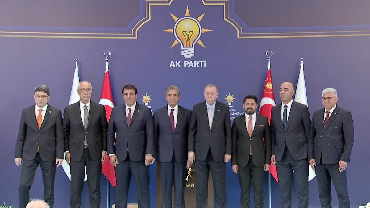 7 belediye başkanı, AK Parti'ye katıldı.

🔺Ardahan Göle, Gökhan Budak - CHP
🔺Gümüşhane Şiran, Abdulbaki Kara - DP 
🔺Muş Bulanık Rüstem Gedik Beldesi, Abid Özdemir - DEVA
🔺 Muş Bulanık Sarıpınar Beldesi, Uşak Ataş - DEVA
🔺Bingöl Merkez Ilıcalar Beldesi, Eşref Varol - YRP
