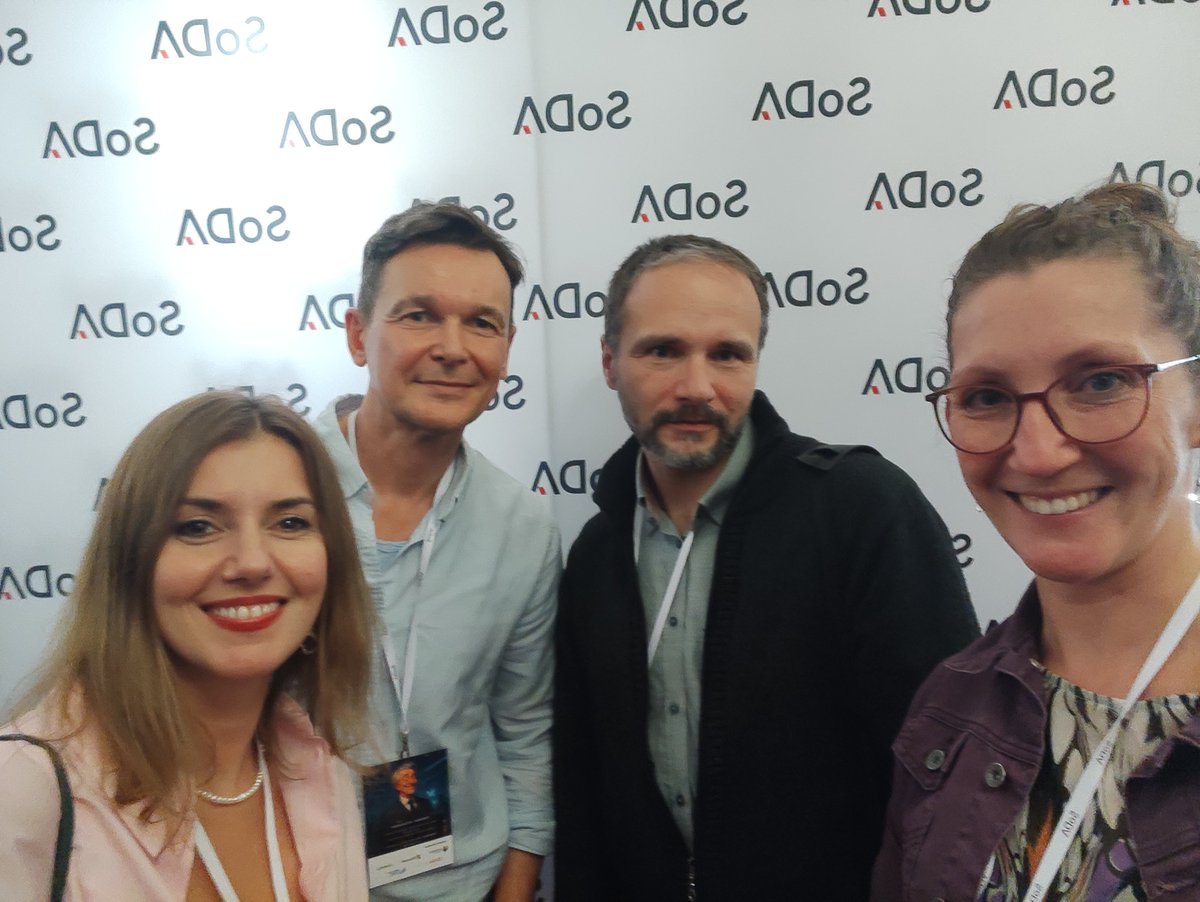 HyperView_GL's tweet image. Wczoraj kadra dyrektorska HyperView uczestniczyła w wyjątkowym wydarzeniu SoDA Meetup Katowice. Być albo nie być — AI wystawia ostatni spektakl. 
Więcej o naszych wrażeniach przeczytacie na: hyperview.pl/blog/79

#HyperView #SODAMeetup #Katowice #Networking #Technologia