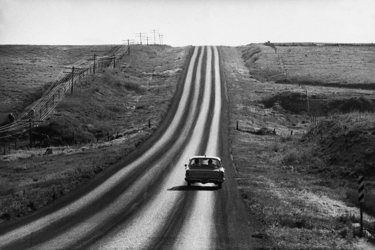 Fanrizio21's tweet photo. Rural Highway  1959
Cornell Capa https://t.co/oAwdv6j5lG
