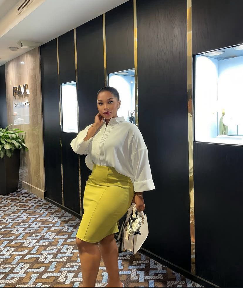 Bokotatv's tweet image. 🇨🇩📸 | Admirez cette belle créature congolaise.
Un mot pour @dev_yne 😍 

📌 PUB | PARTENARIAT 🚀
Boostez votre visibilité ! Écrivez-nous en DM ou sur 📧 Info@bokotatv.com 🔥

#Dedicace #DevIve #Classe #Canada #Rdc #Bokotatv