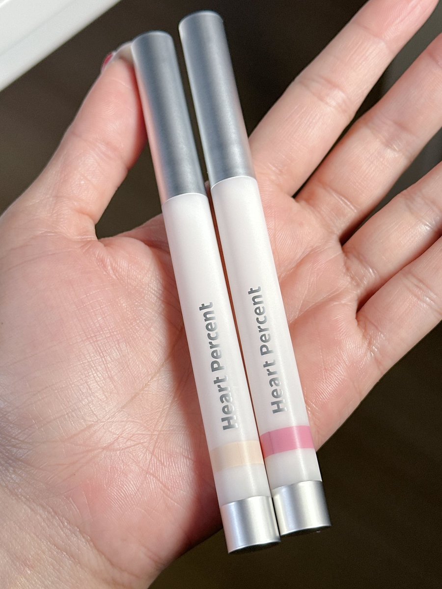 WiJupiter's tweet image. ปากคล้ำอยากให้กลบมิดๆๆ สี01 โทนเดียวกับคอนซีลเลอร์เลย ช่วยเคลียร์สีปากดี✨👏🏼
รุ่นใหม่ทำมาทนขึ้นน แต่เนื้อยังนุ่มเขียนง่าย👄 💖👉🏻04 ชมพูคูลโทน