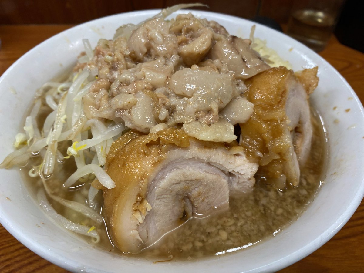 muu_toeicer's tweet image. 最近二郎の画像ばっかいいねしてたらタイムラインが二郎で支配されて英語TOEIC関連がほとんど出てこなくなってしまった…。

わたしも三田と目黒とひばりヶ丘と亀戸でも載せておきます！
#二郎 #ラーメン二郎 #英語垢ラーメン部