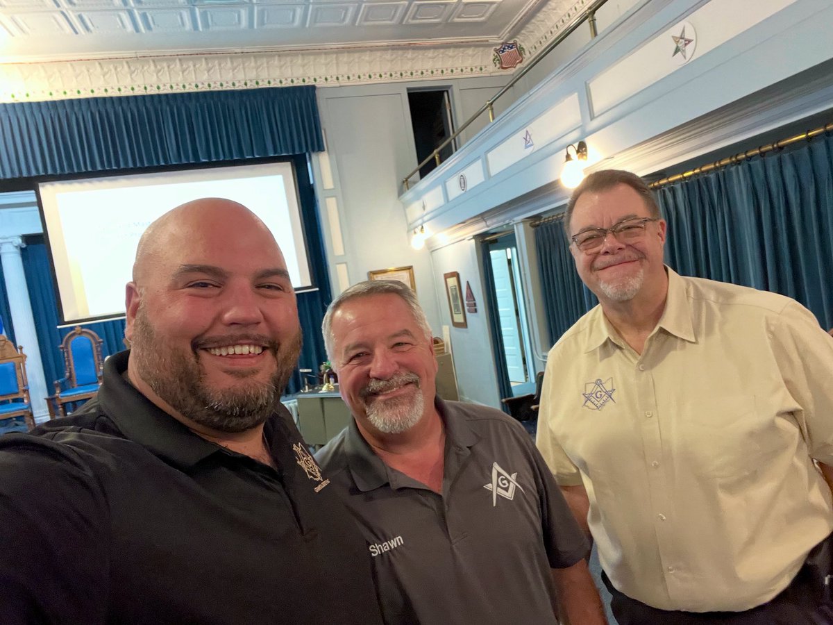 Grabbing a selfie with Deputy Grand Master RWB Shawn Johnson and RWB Dave Waggoneer at Shawn’s Deputy Rollout! Hear about this and more on Episode 120: Catching Up!
TravelingManPodcast.com

#Masonry #Podcast #TheDogPoundPodcast #Family