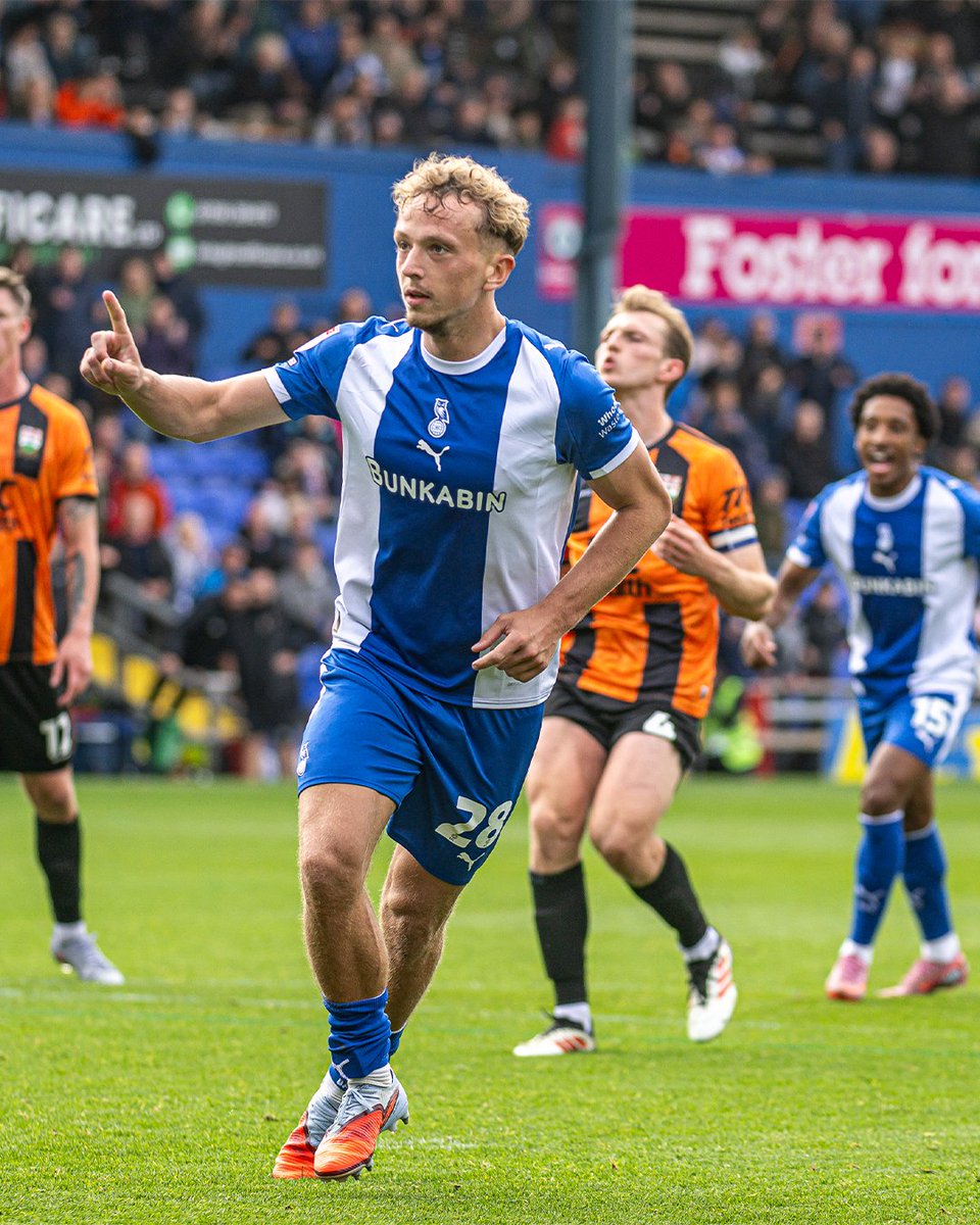 A great start to life at Oldham Athletic for Michael Mellon who has found the back of the net 3 times in his first 5 appearances 💥