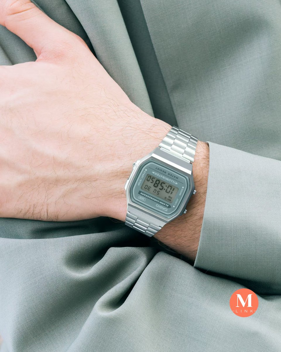 marcolinolink's tweet image. O Casio A168WA-3AYES é o relógio perfeito para quem aprecia design dos anos 80. Para si ou para os seus filhos, uma opção muito &quot;cool&quot;. 😆

#casio #relogiosretro #marcolinolink