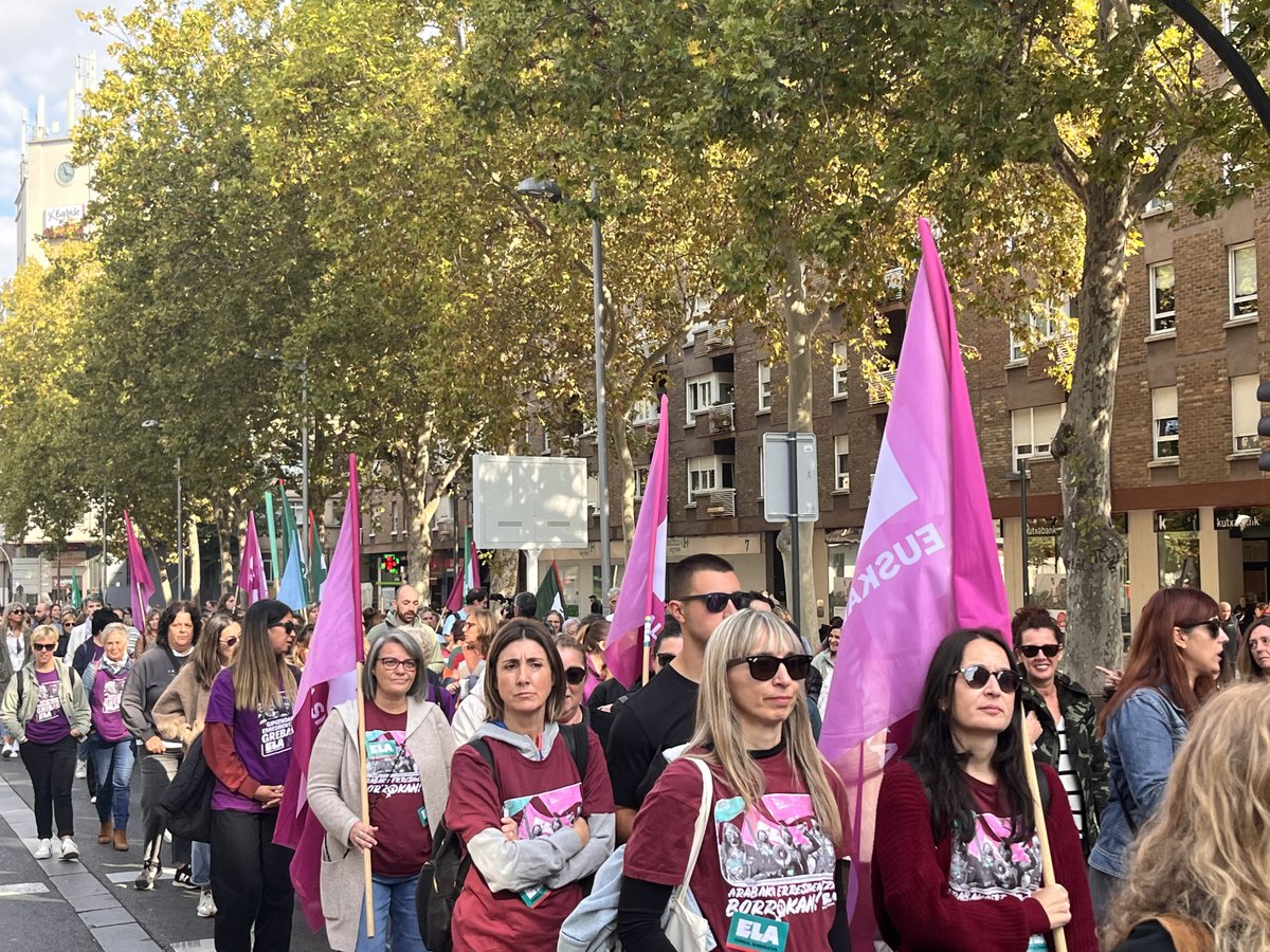 ELA_Sindikatua's tweet image. 📢ELA pide a instituciones y partidos políticos que publifiquen los servicios del sector de #cuidados

✊Más de 500 trabajadoras de este ámbito se suman a la movilización de ELA en Gasteiz

📲 labur.eus/dhyf8x0s