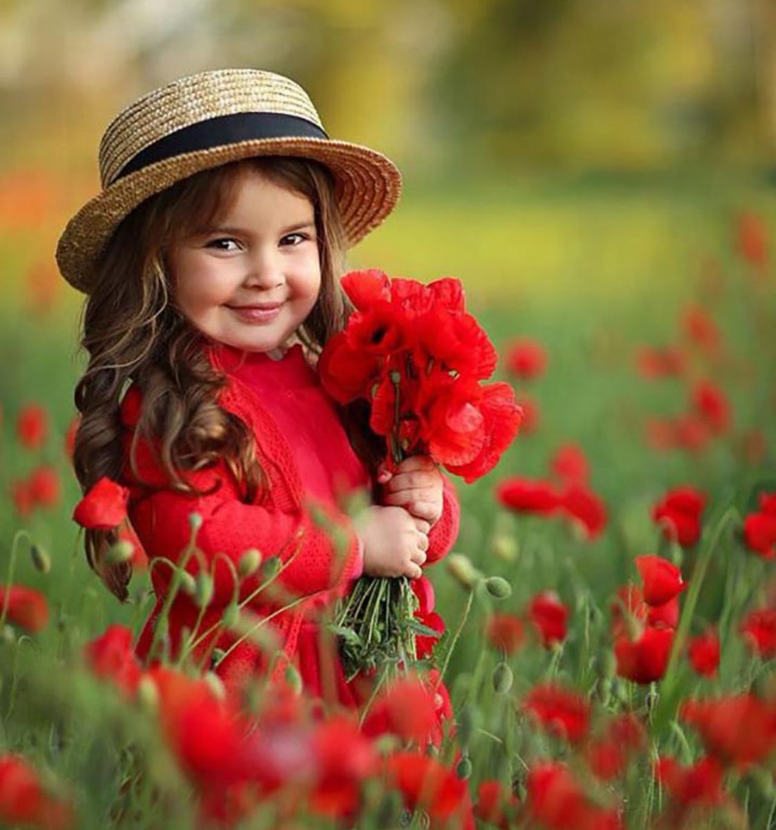 عامِلِ النَّاسَ برأْيٍ رفيق 
والقَ مَنْ تلقى بوجهٍ طليق 
فإذا أنتَ جميــلُ  الثَّنــاءِ 
وإذا أنتَ كثيــرُ الصـديق
#الأشياء_الجميلة
#اكتب_مافي_خاطرك