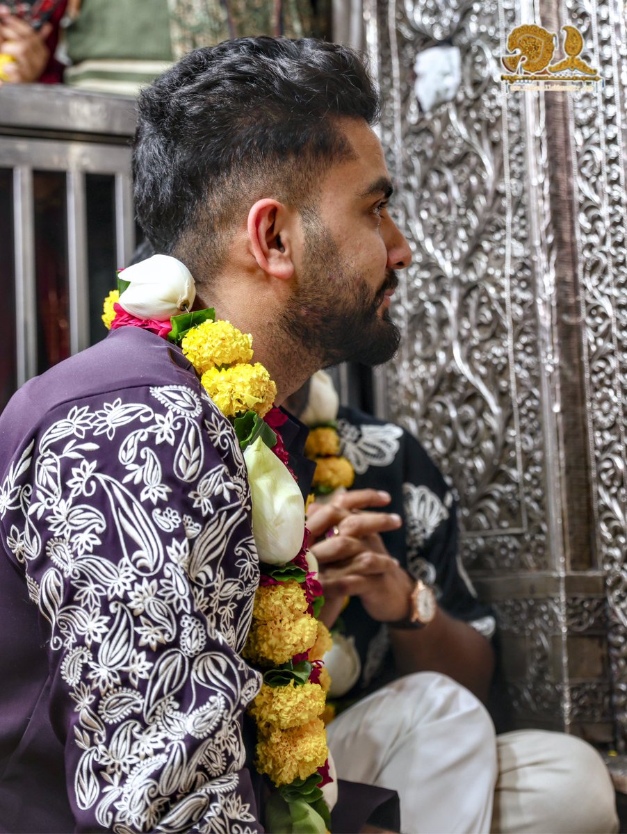 Where time stands still and hearts melt in divine love, Elvish Yadav Ji’s soulful visit to Shri Radha Vallabh Mandir, Vrindavan 🌸✨
#ShriradhavallabhMandir #ElvishYadav #Vrindavan #ElvishArmy