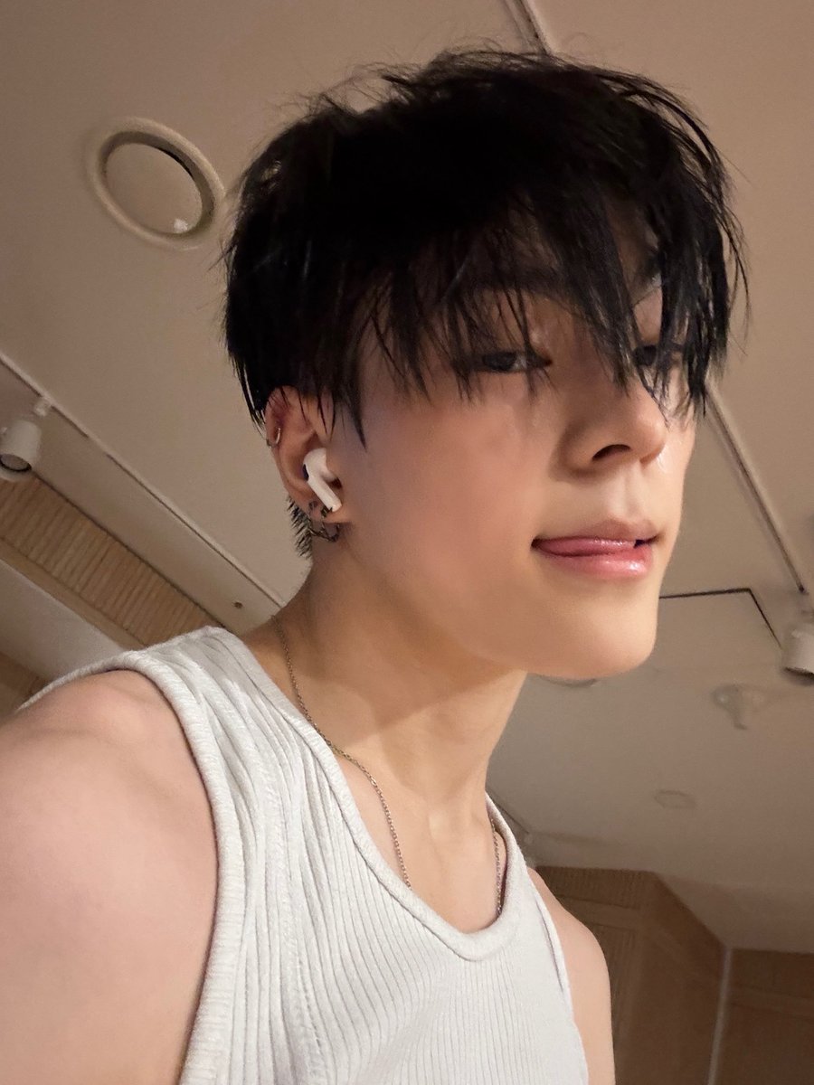 피비 ; phoebie ✱ tweet media