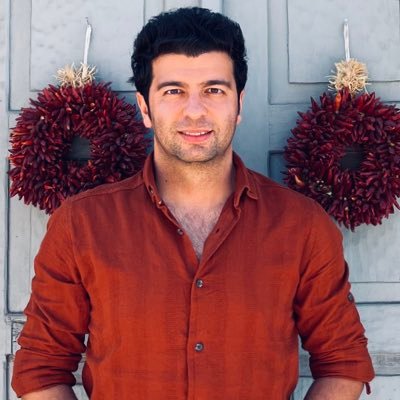 Gazeteci, NTV Washinton muhabiri Hüseyin Günay, Erdoğan'ın ABD başkanı Trump ile görüşmesini birşey alamadılar diye özetledi. Bu cümleyi tv ekranında degil bir Türk gazeteci arkadaşına söyledi. Bu iki gazetecinin konuşması yan tarafta bulunan ABD'li Associated Press muhabirinin