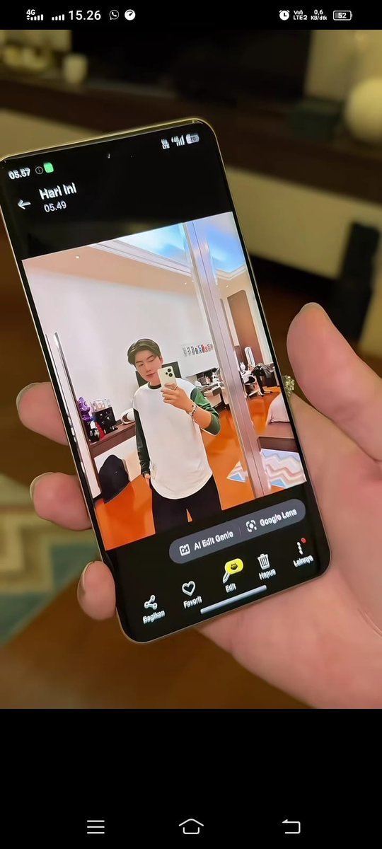 praditavanjava's tweet image. selfie pake night mode jernih banget guys,
gak remang remang jadi kinclong hasilnya,
pas banget buat yang suka selfie #realme15Series5G #AINightOutPhone
