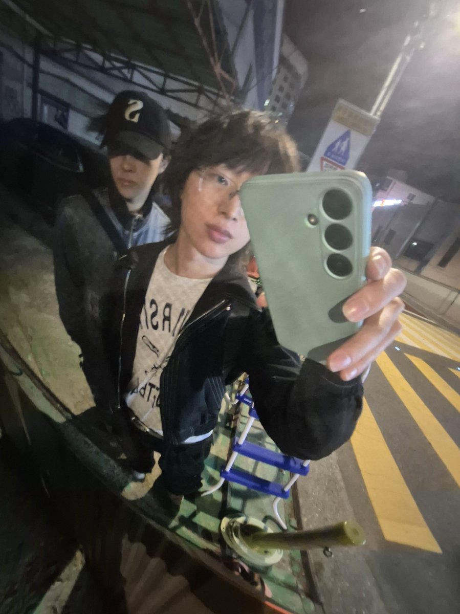 여름 tweet media