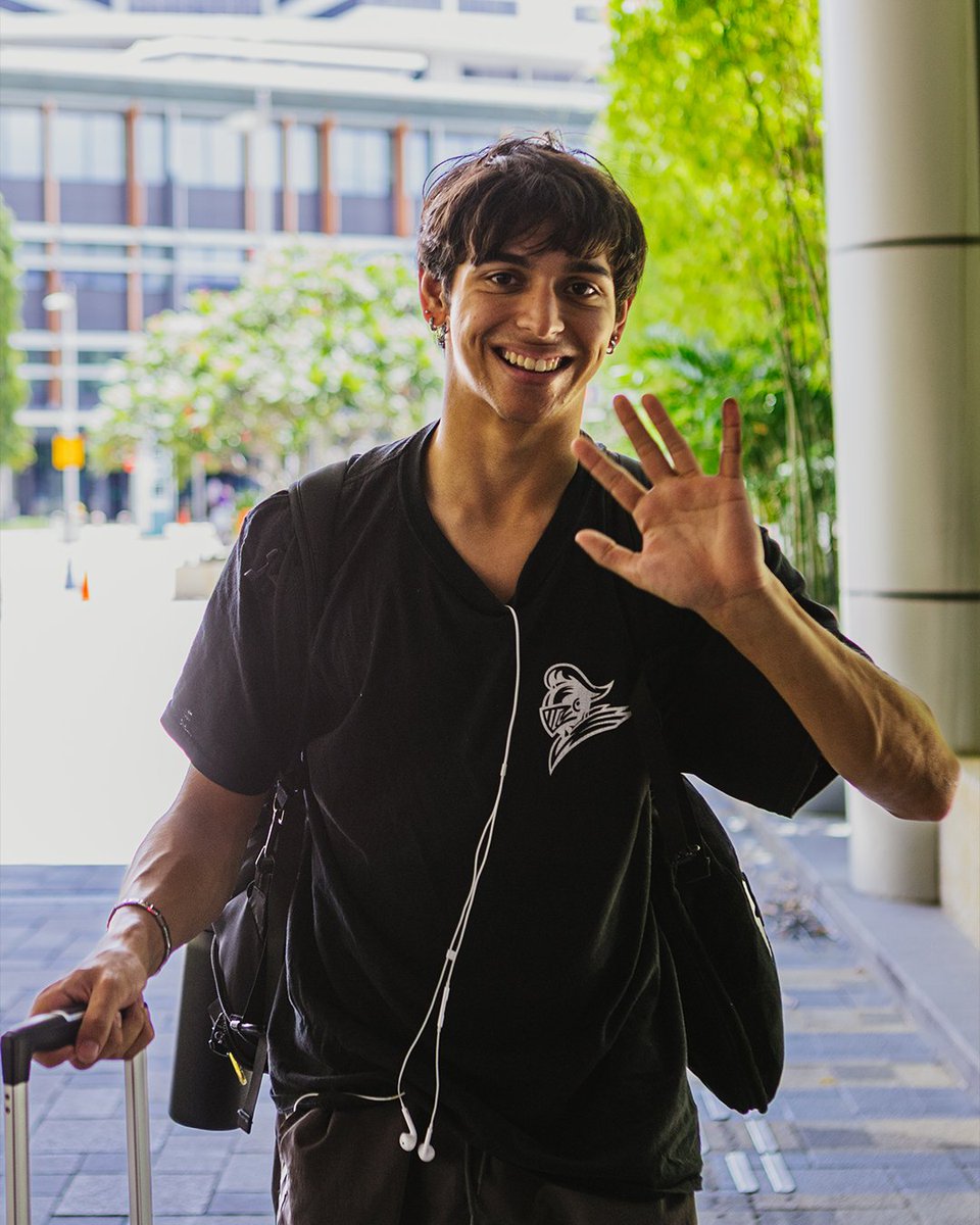 .<a href="/AlQadsiahES/">AlQadsiah Esports</a>  just arrived in Malaysia 🇲🇾
Time to lock in for PGS 9