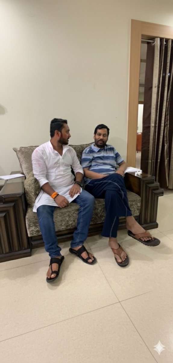 iAnkitpaswan's tweet photo. 'सामाजिक न्याय' के प्रखर प्रहरी और वंचितों-शोषितों की आवाज रहे, पूर्व केंद्रीय मंत्री रामविलास पासवान की पुण्यतिथि पर उन्हें विनम्र श्रद्धांजलि!

समाज के उपेक्षित और वंचित वर्गों की उन्नति हेतु समर्पित उनका जीवन न्याय और समानता की अलख जगाता है।
@LJP4India 
@iChiragPaswan https://t.co/F7gZ3a44Bv