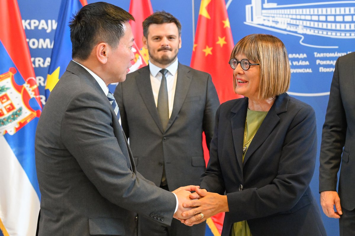 PSRRMSLS's tweet image. Председница Гојковић са делегацијом провинције Фуђиен–нове прилике за сарадњу
Разговарано је о интензивирању сарадње у областима привреде, пољопривреде, здравства, образовања, културе, спорта и туризма. Састанку су присуствовали секретари Алексаднар Софић и Ненад Иванишевић.