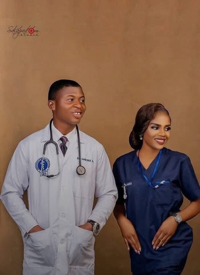 BolanleCole's tweet image. RIP Lieutenant Dr, Samson.

Dr Samson Haruna was a new recruited military officer from Jos.

He graduated as a medical doctor before joining the military and was commissioned in the army with the rank of lieutenant last year in 2024.

He got married to his wife Mrs Samson Haruna…