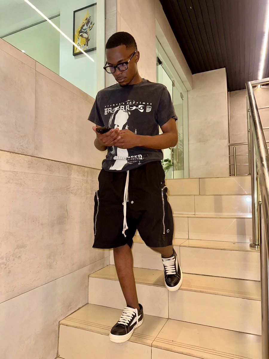 dayoungicon's tweet photo. Niggas can't stop shit, shit continues https://t.co/ndaNL2KDMW