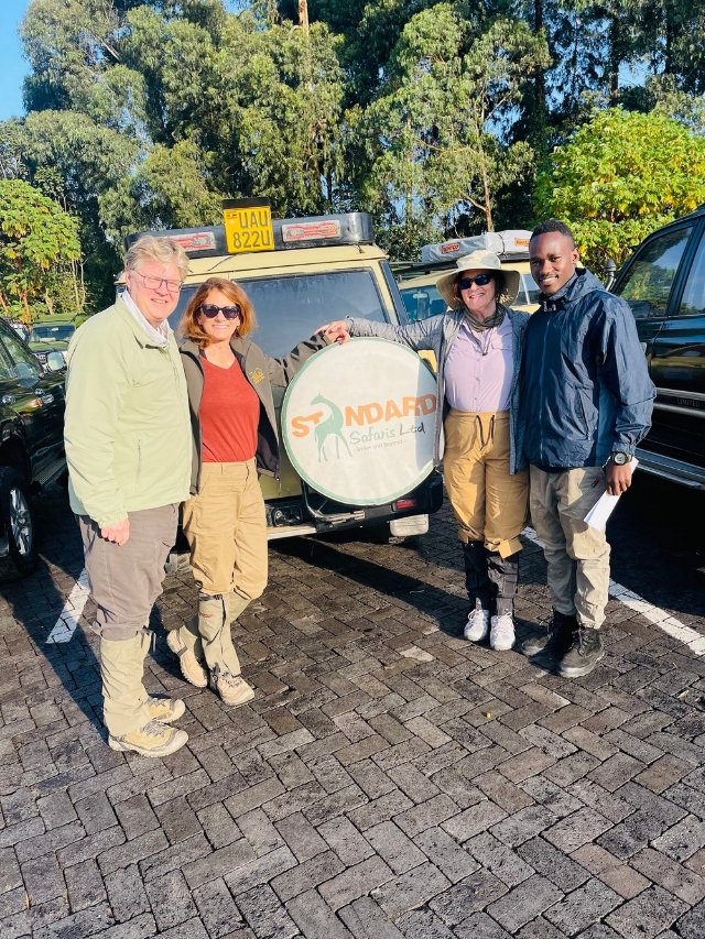 SafarisStandard's tweet image. Hellos from Rwanda! 🖐 Feeling proud to explore the breathtaking Volcanoes National Park. ⛰ Where is your favorite spot in Rwanda? 👀 standardgorillasafaris.com #visitrwanda #gorillatrekrwanda #rwandaluxurygorillatours #gorillarwanda #volcanoesnationalpark