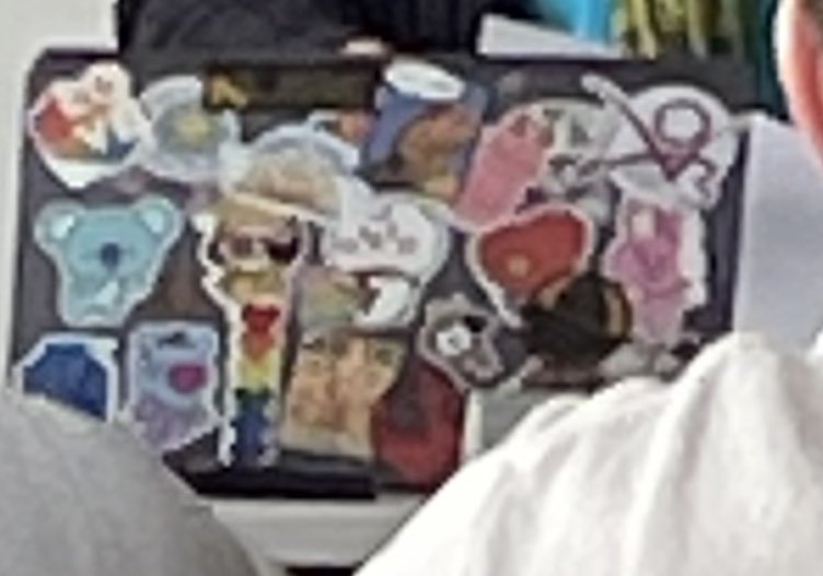 PurrpleCalico's tweet photo. My English prof is not only an army but also wears her AO3 sticker proudly on her work laptop, that woman has no fear https://t.co/EwTVkfOl7J