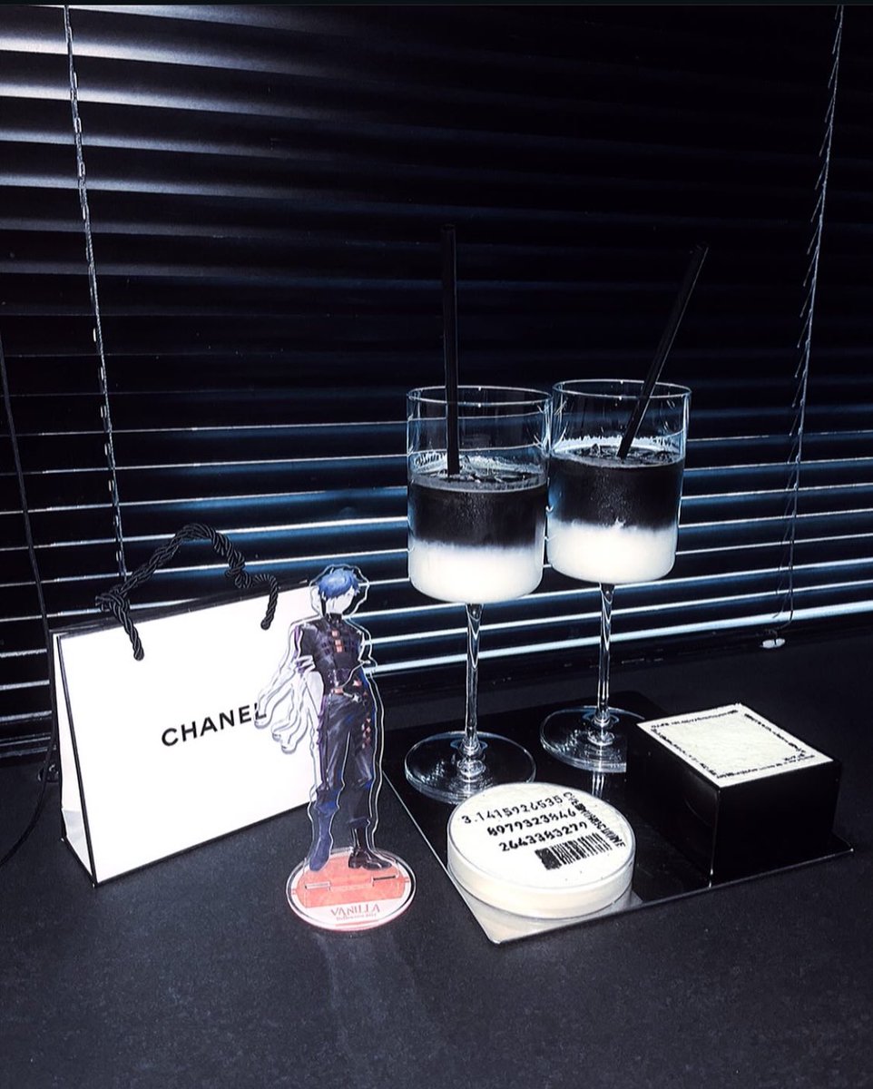専用 CR Vanilla ばにら 纏め売り 61YjR+PiUeL._AC_SY200_QL15_.jpg