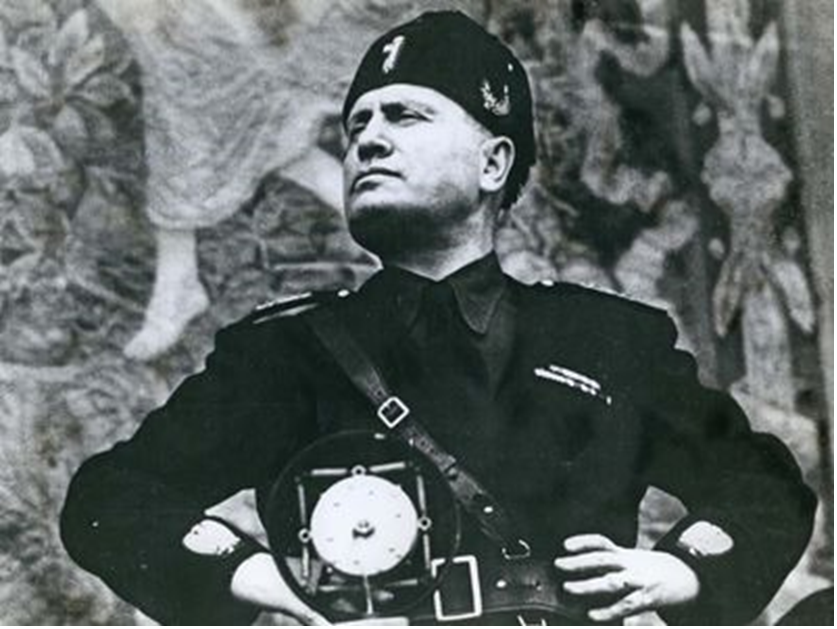 What is the connection between Mussolini and castor oil? New article on our website:
historyoftotalitarianism.com/mussolini-and-…