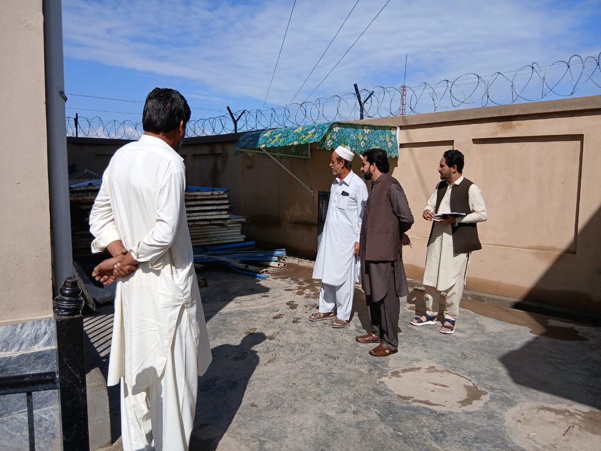 "حکومت خیبر پختونخواہ گڈ گورننس روڈ میپ"ایڈیشنل اسسٹنٹ کمشنر باڑہ امان اللہ کا تحصیل باڑہ میں سکولوں کا دورہ،ایڈیشنل اسسٹنٹ کمشنر نے مراکز میں تعلیمی سرگرمیاں، طلباء کی انرولمنٹ، تعینات عملے کا حاضری ریکارڈ، عمارت، اور دیگر بنیادی سہولیات کا جائزہ لیا۔
#disttadminkhyber #KPInfo