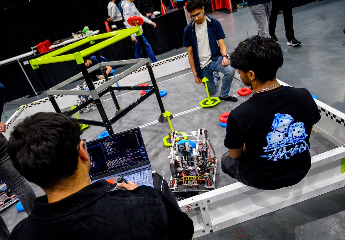 VEXRoboticsUK's tweet image. It's time to open the doors for a new season of competitors 👀
Do YOU want to get involved with competitive robotics this year? 🤖
#VEXRobotics competitions prepare students to become future innovators!
95% of participants report an increased interest in #STEM subjects and…