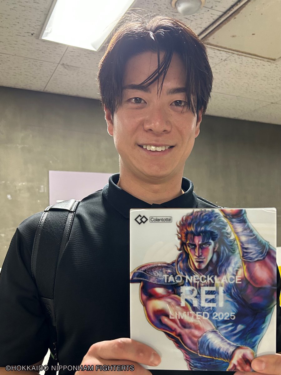 Colan_Totte's tweet image. ⭐️10月15日発売⭐️

#コラントッテ × #北斗の拳 がコラボモデルいよいよ開始❗️

＃北海道日本ハムファイターズ 
#松本剛 選手はレイモデル👍
ファイターズカラーに近いから？