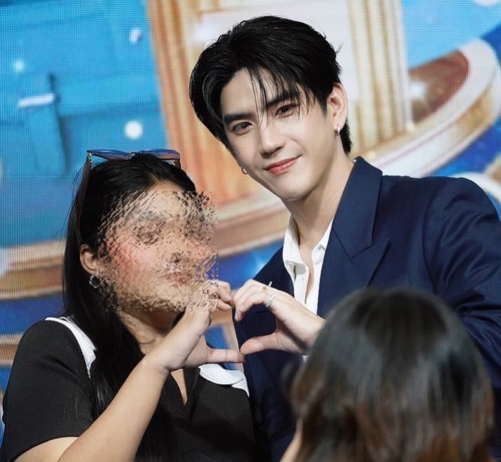 บีจอส🐰 tweet media