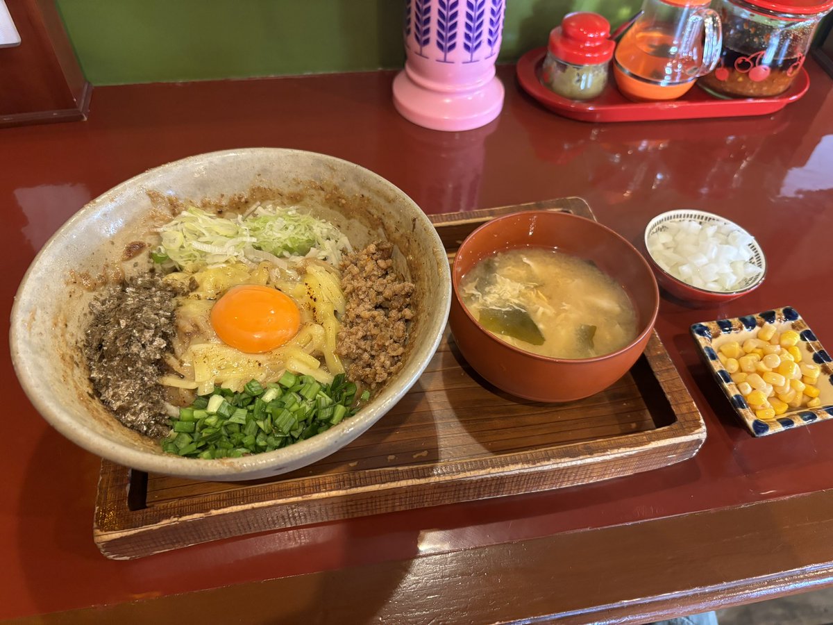 massan26's tweet image. いったん飯食います！
沖縄修行来てた時にタバやん。と行きまくったまぜそば屋さん「まほろば」に来てます！
めちゃくちゃ美味しいお店ですが沖縄料理ではないので許してください！

16:45〜県庁前でチケ売りさせていただきます🙇‍♂️

#14期大暴れツアー