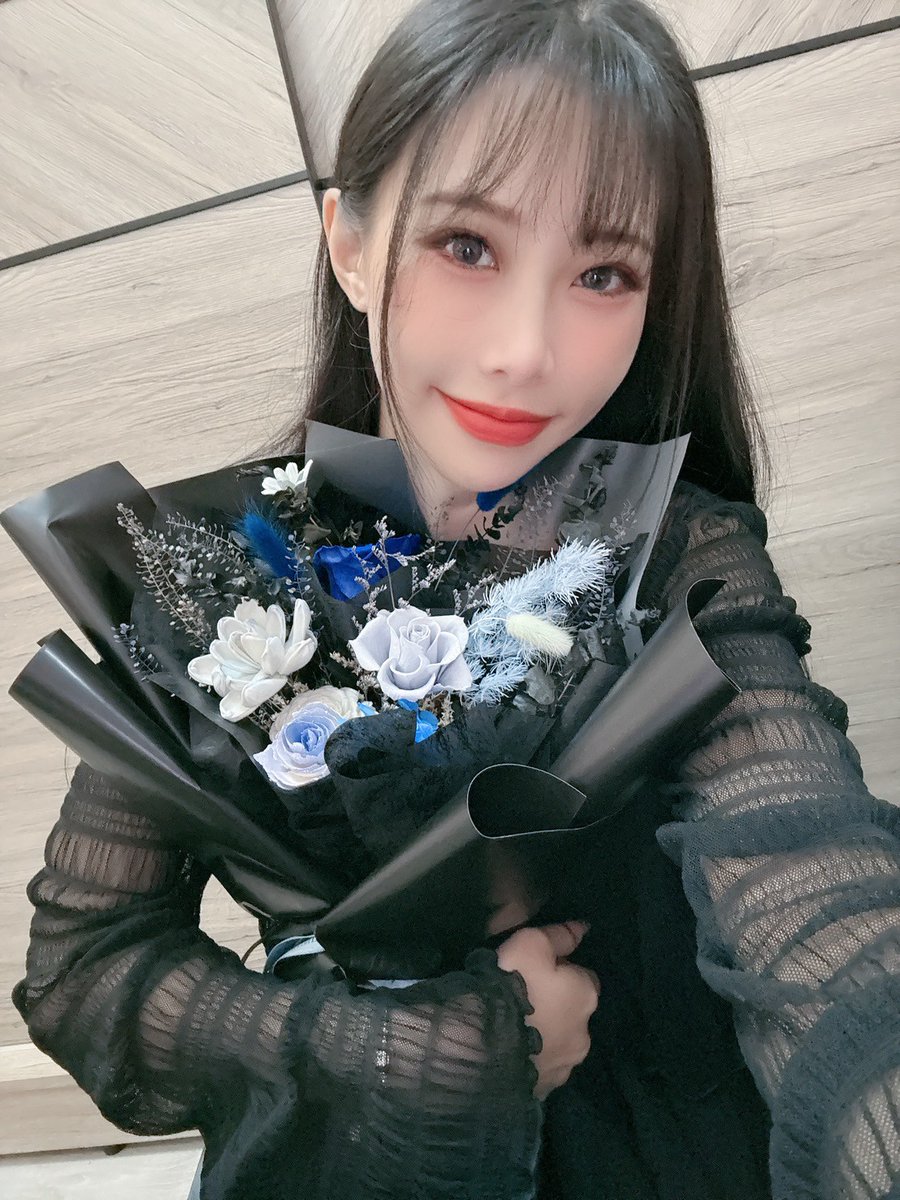 好好把握假期的尾聲~

🖤💙🩵

💕我的專屬連結💕
https://t.co/M6KMQTymgA

#玟妡WenHsin #玟妡 #性感小野馬 #花 #假期 https://t.co/qSlaBOA2IJ