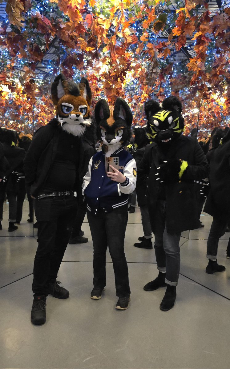 I also liked the autumn mirror room a lot ❤️