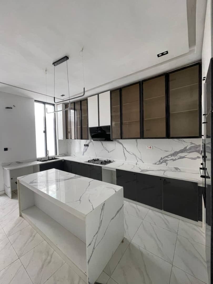 ench_realestate's tweet photo. LUXURY 5 BEDROOM FULLY DETACHED DUPLEX FOR SALE. 
Amenities: 
- [ ] Fitted Kitchen with accessories 
- [ ] Modern Day POP Ceiling 
- [ ] Detailed finishing 
- [ ] Wardrobes 
- [ ] Luxury Finishing
- [ ] Water heater
[ ] Heat extractor
Location :CHEVRON LEKKI  LAGOS 
Prices: #380M https://t.co/Ze4IsqjOfH