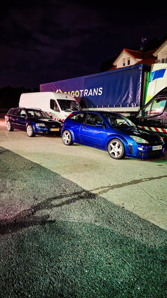 Hoy, uno de esos dias que estás aburrido de todo, de la gente y de este sistema de mierda. Pero un café con buena compañía, a veces lo mejora todo un poco.