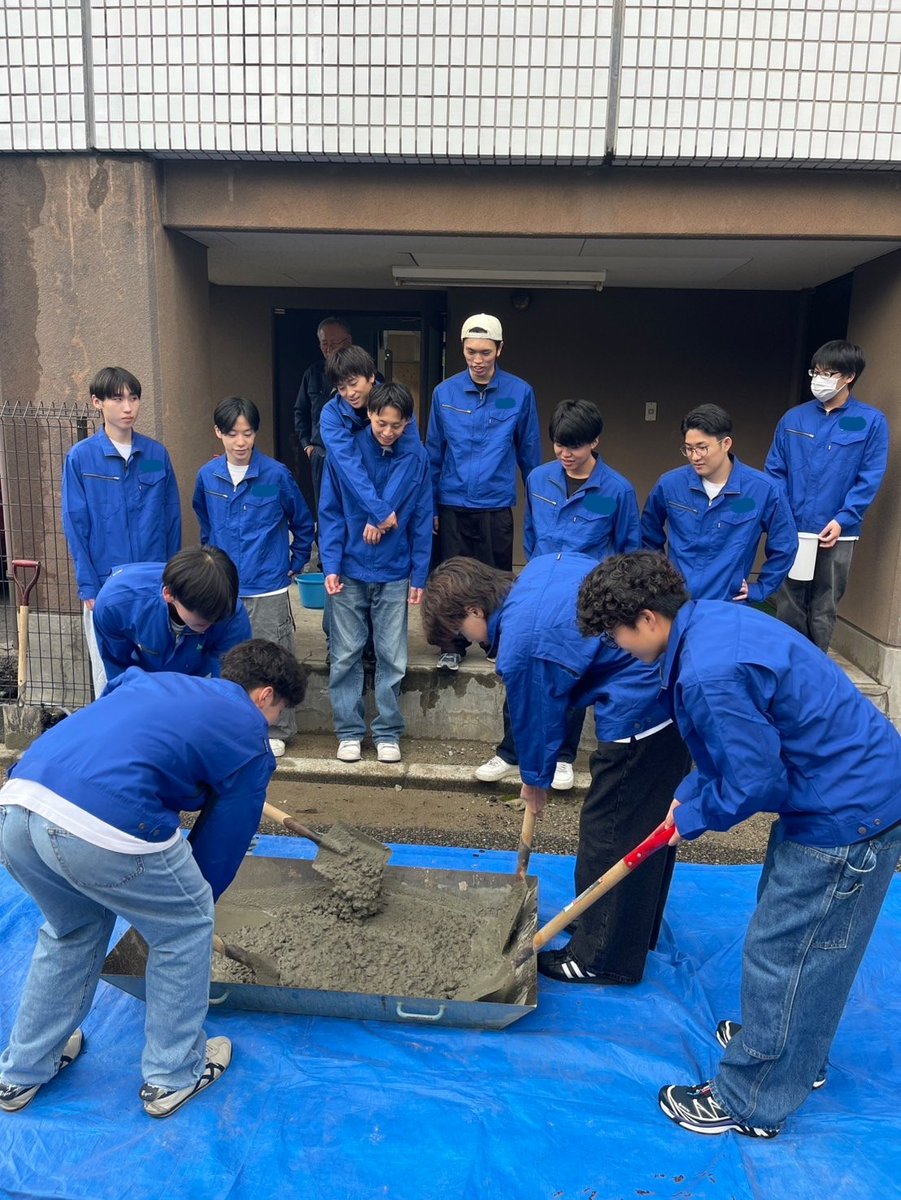 Nnikken's tweet photo. コンクリート作りまーーす💪😊🪣🪣🪣🪏🪏🪏
#新潟日建工科専門学校
#建築設計科 https://t.co/BXh3nw6e5F